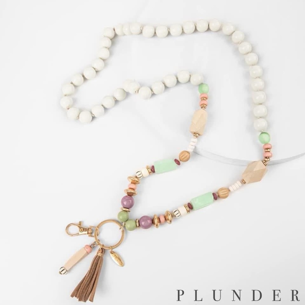 Plunder Cream and Green Beaded Necklace